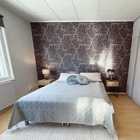 Omakotitalo Laehellae Keskustaa * Kokkola (Karleby)